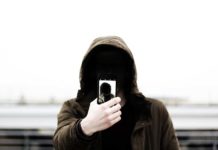 Selfitis – choroba psychiczna XXI wieku?