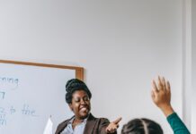 Jak wybrać idealny ekran do szkoły