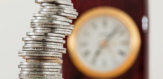 Ile procent ludzi inwestuję w kryptowaluty?