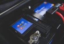 Jak naładować baterię do telefonu poza telefonem?